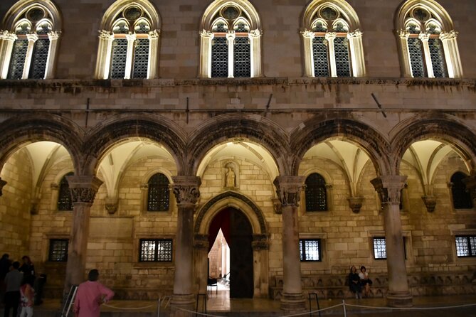 Dubrovnik Walk & Wine: Old Town Walking tour with a Glass of Wine - Exploring Onofrio’s Fountain and Medieval Water Systems