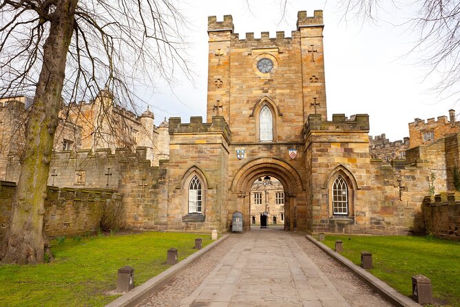 Durham Scavenger Hunt and Sights Self-Guided Tour - Finding Durhams Highlights with Clues and Hints