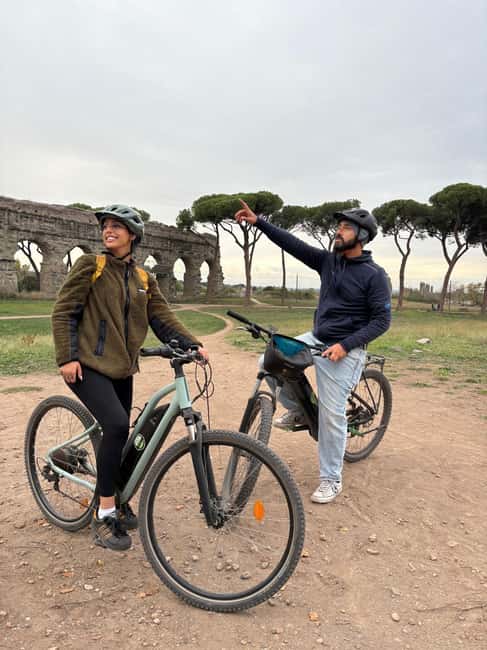E-Bike Appian Way: Aqueducts & Cecilia Metella Mausoleum VR - Starting Point on the Historic Appian Way