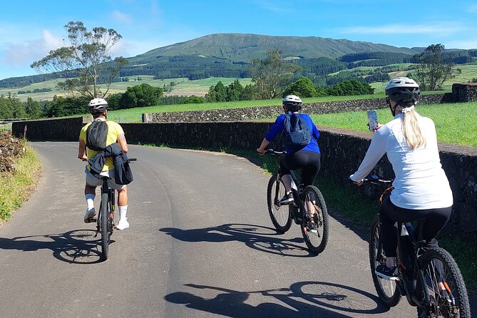 E-Bike Tour West Side | Third Island - Cycling Along the West Coast with Stunning Views