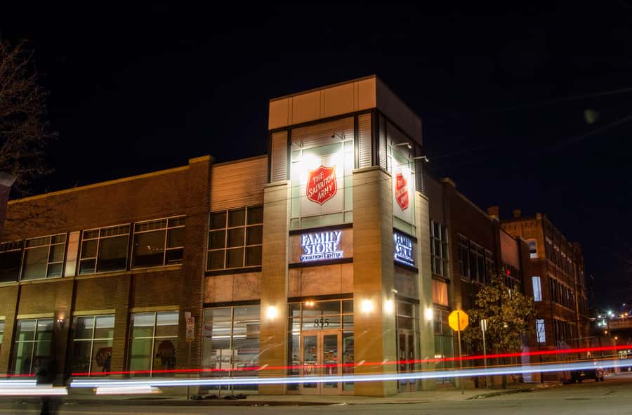 Echoes from the Iron Forge: Pittsburgh Phantoms Ghost Tours - Starting Point at Mellon Square in Downtown Pittsburgh