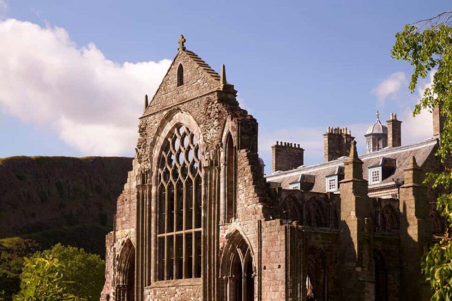 Edinburgh: Castle Guided Tour & Holyrood Palace Ticket - Starting at Edinburgh’s Historic Castle Rock