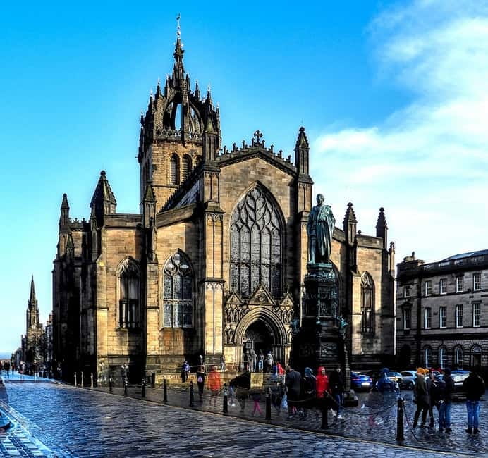 Edinburgh: Dark History Royal Mile Walking Tour - Discovering Edinburgh’s Hidden Gems and Lesser-Known Landmarks