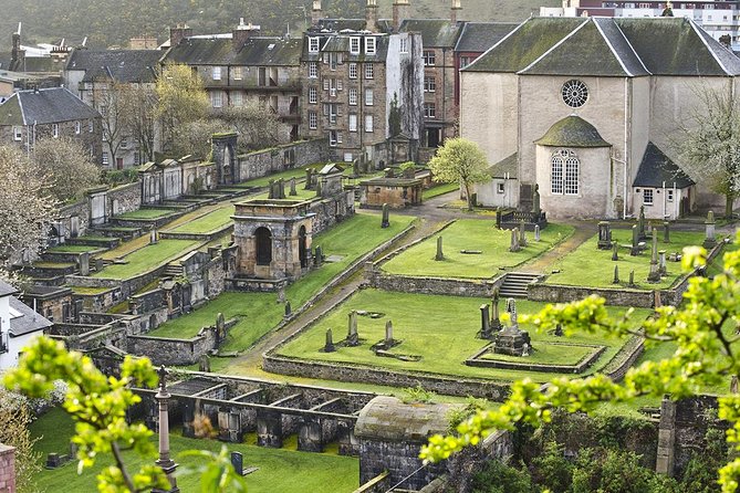 Edinburgh Darkside Walking Tour: Mysteries, Murder and Legends - Climbing Calton Hill for Haunted Views and History