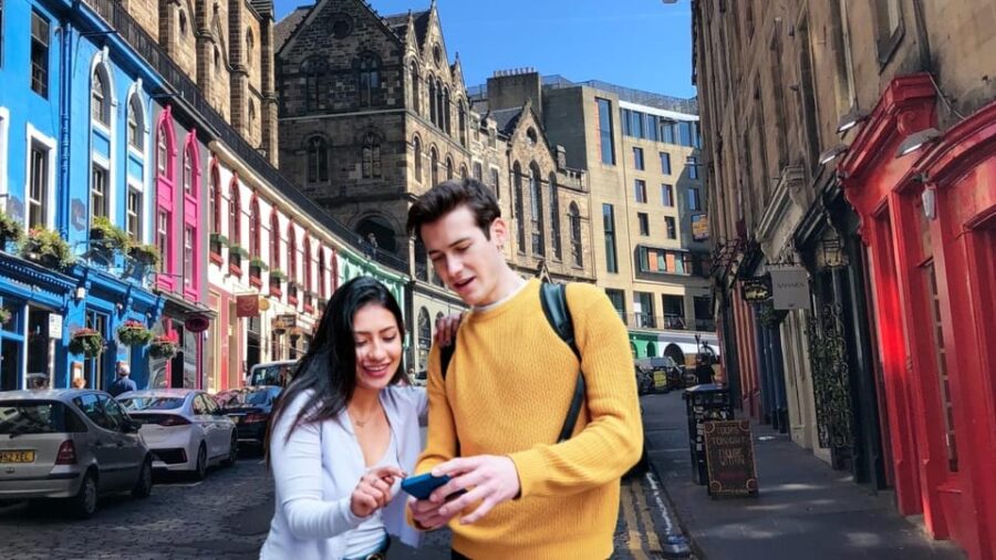 Edinburgh: Royal Mile Walking Tour & Exploration Game - The Royal Mile as a Puzzle Playground