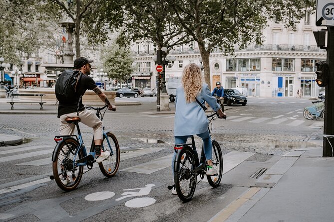 Electric Bike Rental in Paris - Central Location at Place de lHôtel de Ville