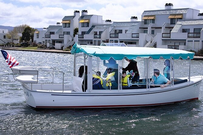 Electric Boat Rentals on the San Francisco Peninsula - Features of the Duffy 21 Sun Cruiser