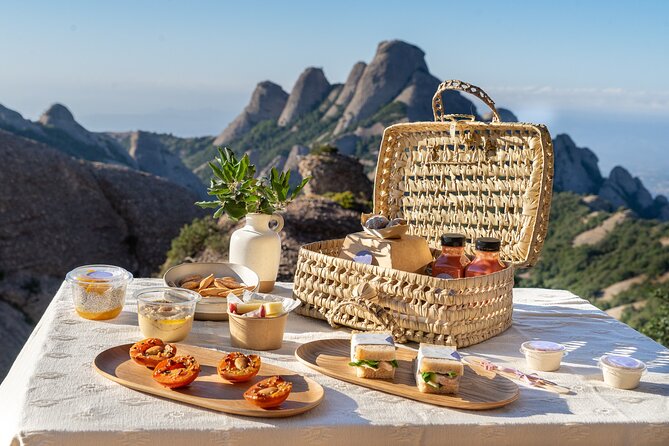 Elegant Private Picnic in Montserrat at 1100m Altitude - The Unique Setting for the "Boho" Style Picnic