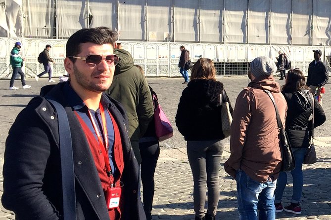 Elena Ferrante Tour (My Brilliant Friend) - Exploring Piazza dei Martiri: The Birthplace of Lila and Lenù