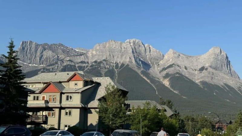 Emerald Lake, Moraine, Louise, Johnston Canyon & Banff Town - From the Caribou Lodge to Calgary: Convenient Pickup Locations