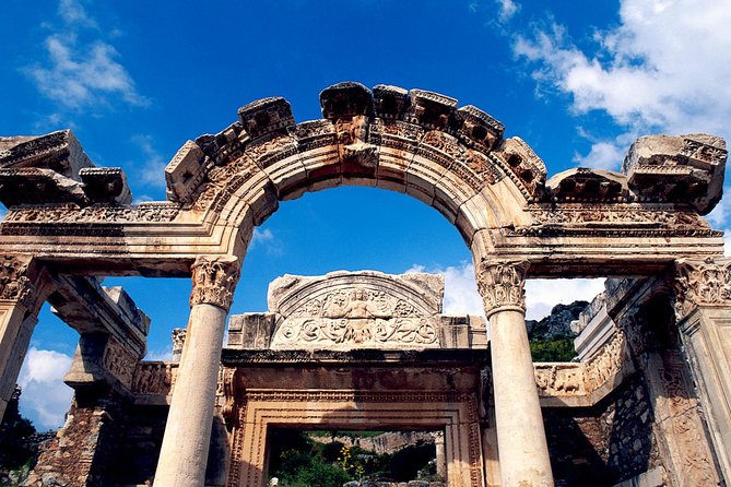 Ephesus Skip Line Tour From Kusadasi Port - Exploring Ephesus Through the Magnesia Gate