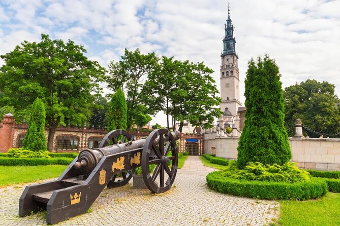 Essential Poland - 7 day budget tour - Starting in Warsaw: Exploring the Capital’s Highlights