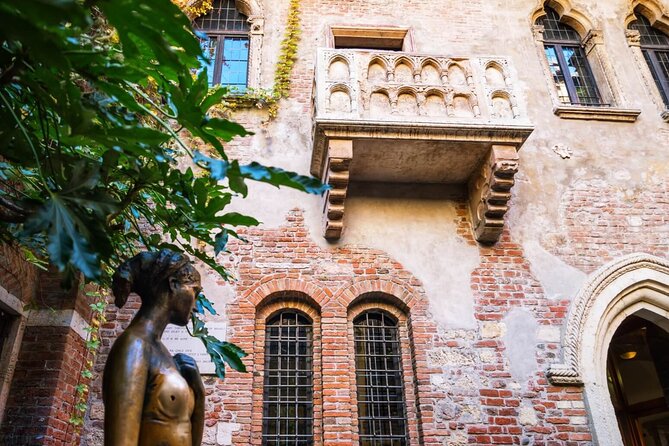 Essential Verona Private Tour including the Arena - Meeting Point and Tour Logistics in Verona’s Historic Center