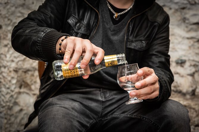 Evolution of Gin and Underground Gin Tasting in Edinburgh - The Gins: Four Distinct Flavors and Styles