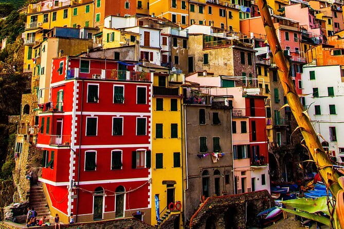 Exclusive Cinque Terre by Ferry with stop in Pisa from Florence - Exploring Vernazza’s Unique Port and Historic Sites