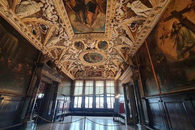 Exclusive Entrance Doge Palace & St. Mark's Basilica Terrace Tour - Experiencing St. Mark’s Basilica’s Grandeur