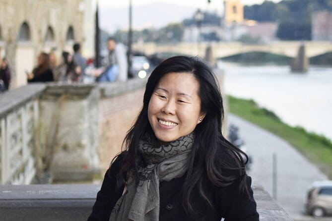 Exclusive Private Photoshoot in Florence - Exploring Florence’s Iconic Squares and Bridges