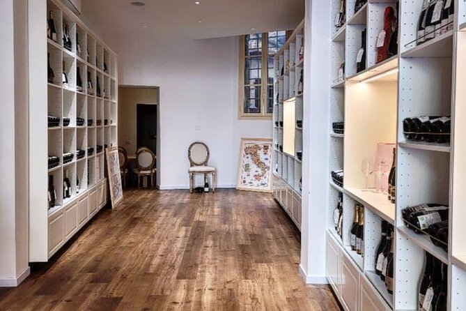 Exclusive Wine Tasting in the Historic Center of Siena - A Closer Look at the Sparkling Wine Production Methods