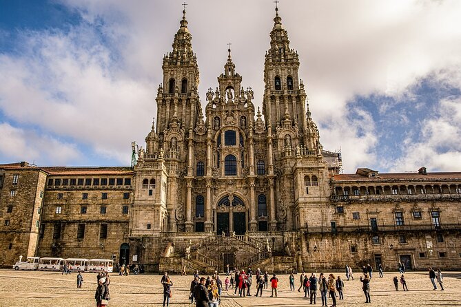 Excursion a Santiago de Compostela desde Vigo para Cruceristas - Visiting the Towns of Ponte Maceira and Muxia
