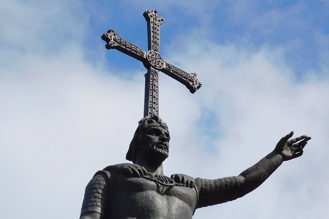 Excursion to the Lakes and Covadonga from Cangas de Onís - Discovering Parque Nacional Picos de Europa