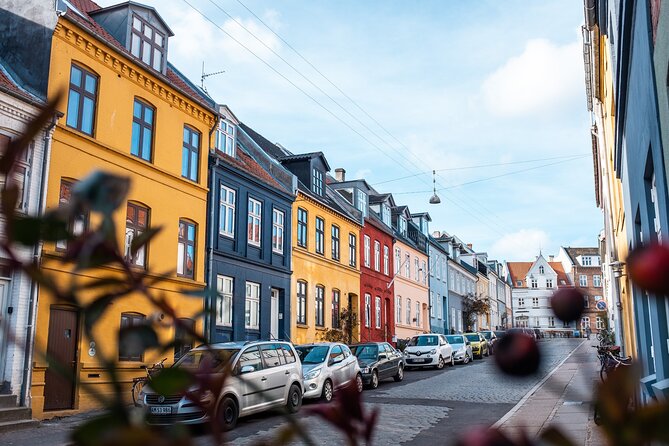 Explore Aarhus in 60 minutes with a Local - Starting Point at Dokk1 on Hack Kampmanns Plads