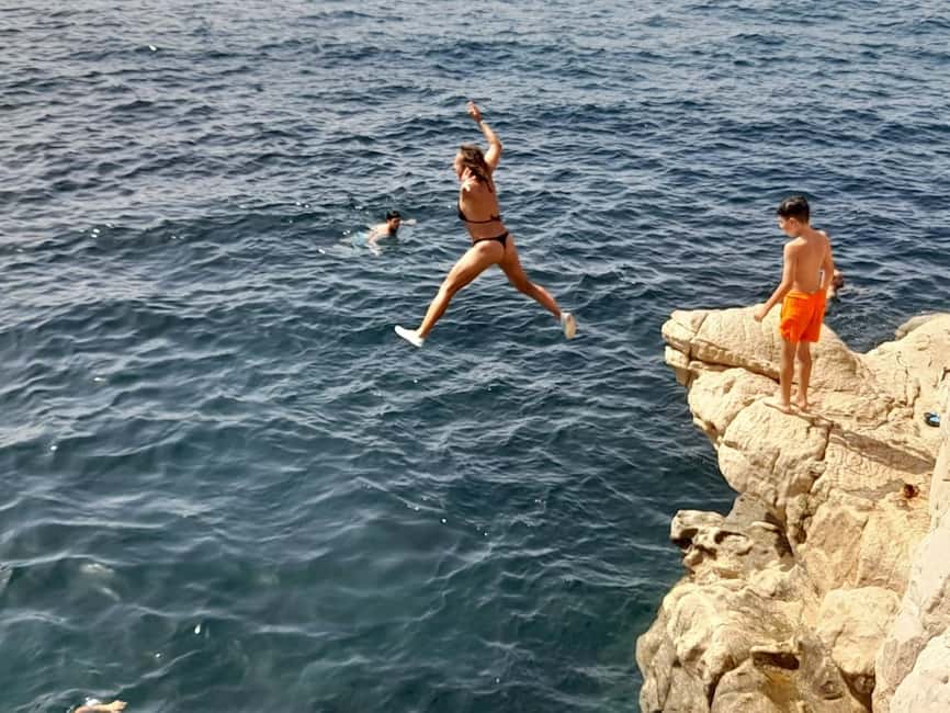 Explore Hidden Coves, Beaches and Jumps , from Calpe - Exploring Cala Erizos: First Stop at a Rocky Cove