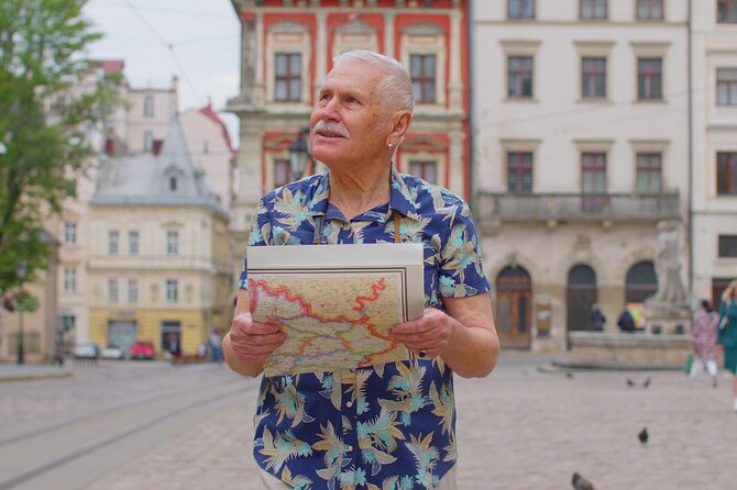 Explore Karlsruhe in 60 minutes with a Local - Starting Point at Karlstraße 18 in Karlsruhe