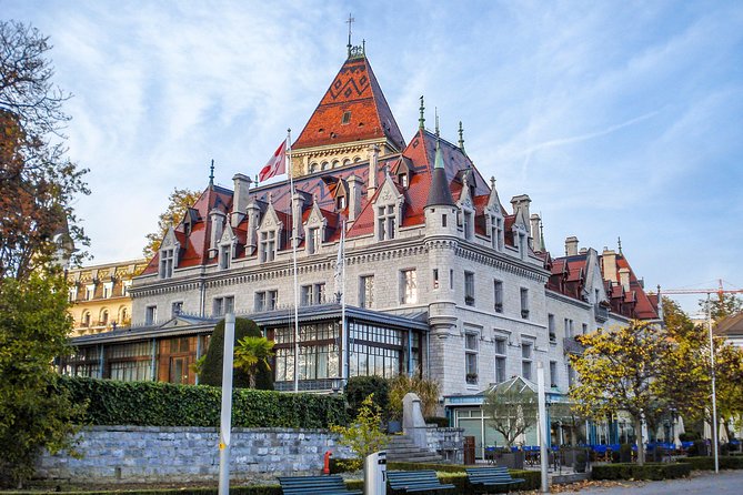 Explore Lausanne in 60 minutes with a Local - Exploring the Heart of the City at Place de Palud