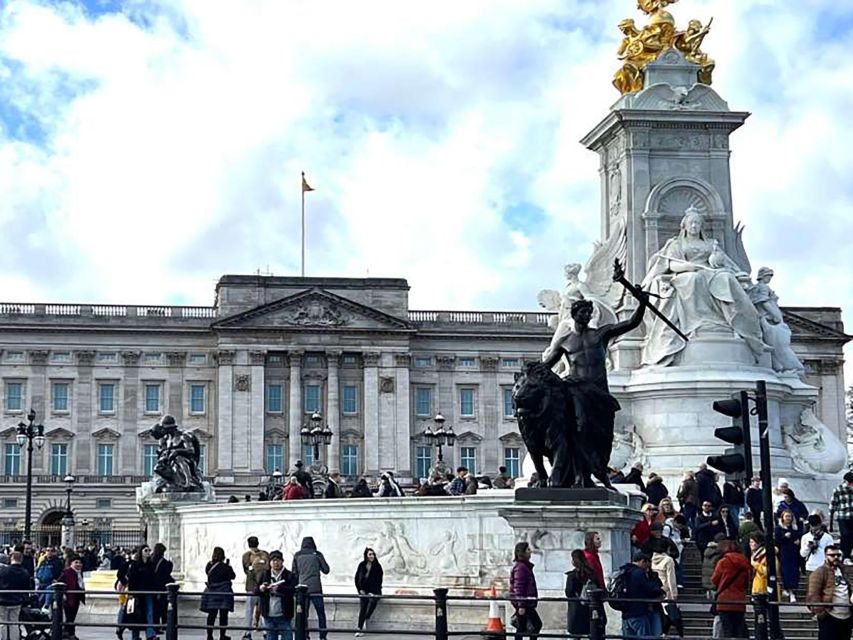 Explore London, Cenotaph, and Buckingham Palace - Starting Point Outside the London Eye and Meeting Details