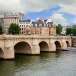 Explore Paris in 90 minutes with a Local - Discovering the City’s Elegant Boulevards and Romantic Atmosphere