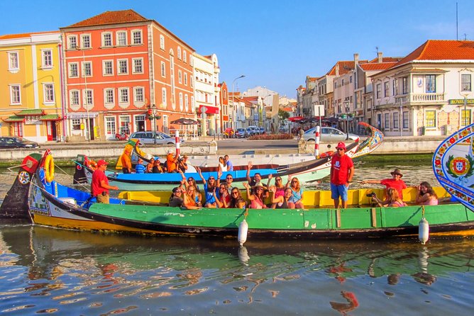 Explore Porto & Aveiro within Riverboat Cruises - Private Full Day Tour from Lisbon with Lunch - Crossing the Famous Douro River on a Six Bridges Cruise