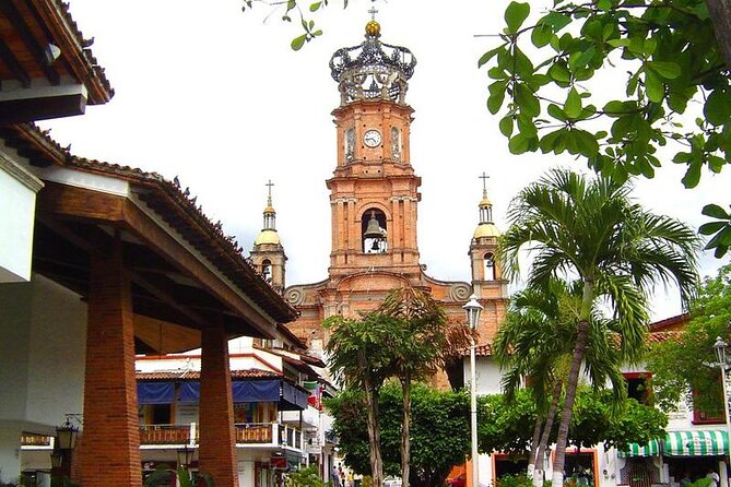 Explore Puerto Vallarta and Tequila Tasting - Exploring the Old Town and Residential Neighborhoods