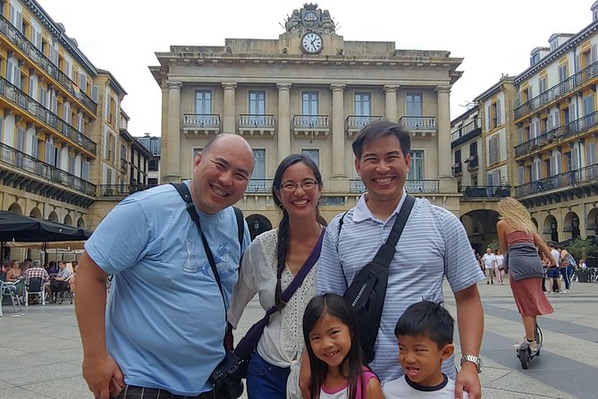 Explore San Sebastiáns History & Taste Its Flavors at Lunch - Starting Point at the Hotel de Londres y de Inglaterra