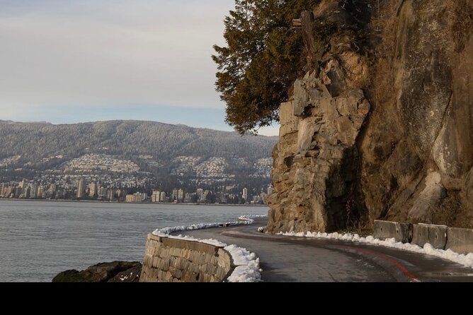 Explore Stanley Park on Electric Scooters - Exploring Stanley Park’s Iconic Landmarks