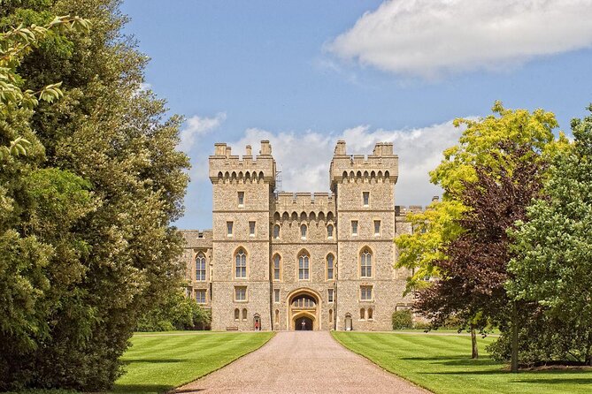 Explore Windsor Castle and Hampton Court Palace - Hampton Court Palace: The Tudor Royal Residence