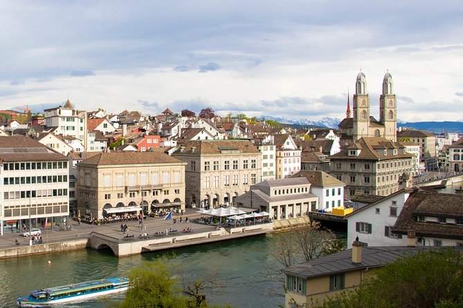 Explore Zurich in 60 minutes with a Local - The Iconic Grossmünster and Its Twin Towers