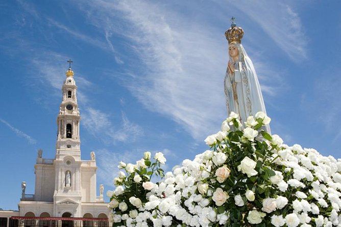 Faith and Heritage: Fátima, Batalha, Nazaré, Óbidos from Lisbon - The Comfort and Convenience of Air-Conditioned Minivan Travel