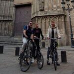 Familly friendly traditions & food tour: tailored tapas & games! - Walking Through the Gothic Quarters Medieval Streets