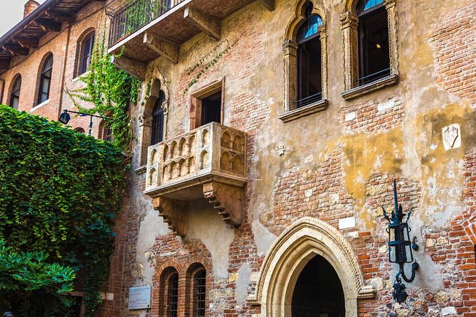 Fascinating Verona: in the Footprints of Romeo and Juliet - Starting Point at Verona’s Roman Arena