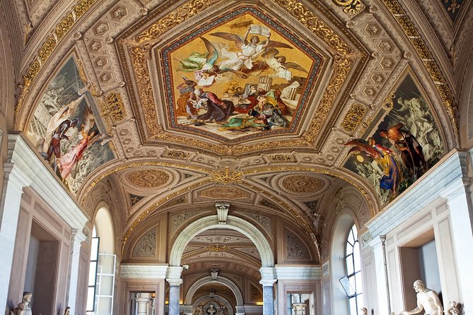 Fast track: Vatican Museums, Sistine Chapel Guided and St. Peter's Basilica Tour - Exploring the Vatican Museums Collection
