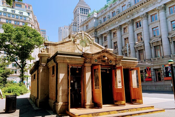 Financial District Walking Tour History, Culture, and Landmarks - Exploring Architectural Marvels: Woolworth Building and Trinity Church