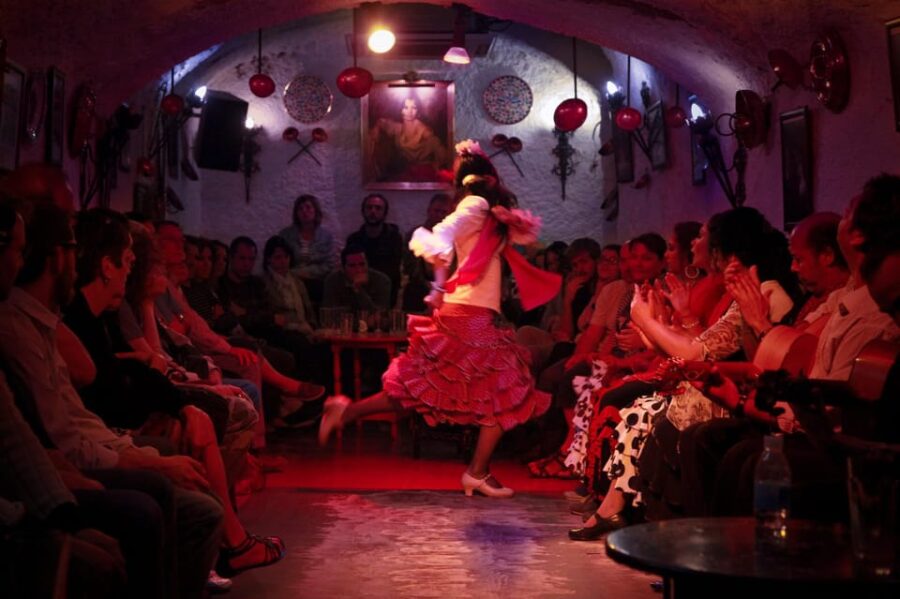 Flamenco Show: Zambra in Cuevas del Sacromonte - The Unique Setting of Sacromonte Caves