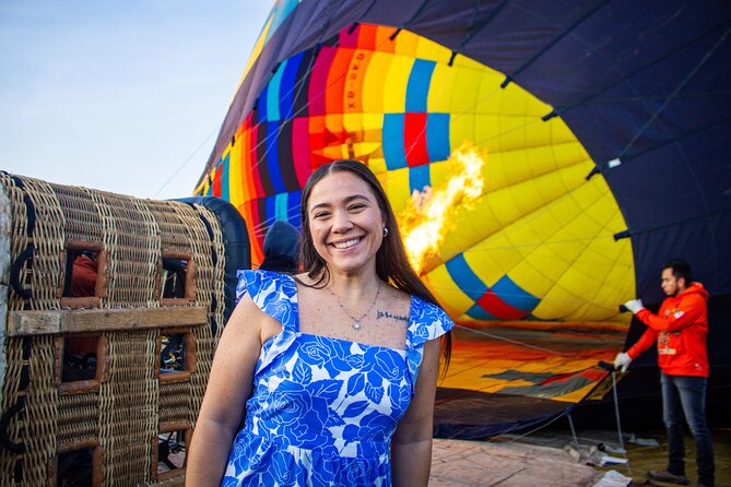 Flight + Transportation + Breakfast + Tour and Pyramid Ascent. - Starting the Experience at Explora México Teotihuacan