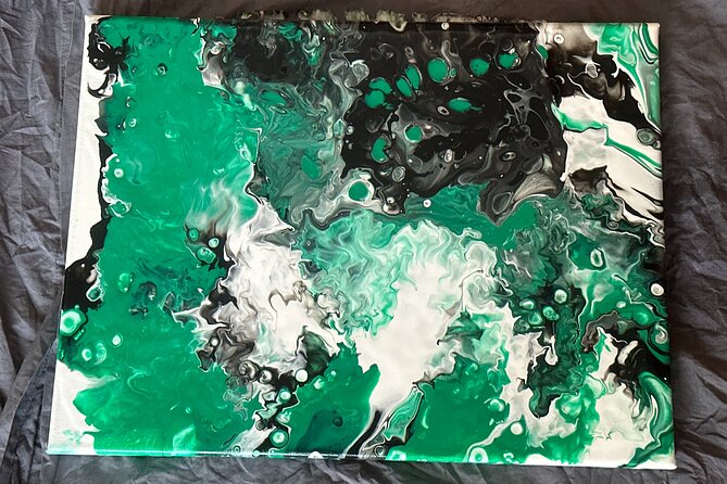 Floral Inspirations and Fluid Acrylic Creations Workshop - The Unique Experience of Painting with Flowers in Tulum