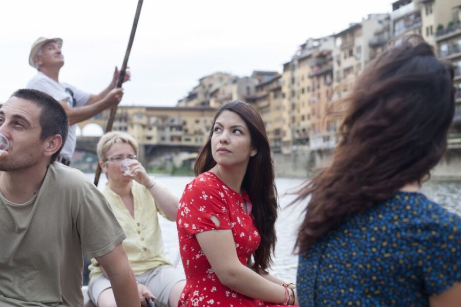 Florence: Authentic Barchetto River Cruise with Wine & Guide - Setting out on a Classic Florentine Gondola: The Vintage Barchetto