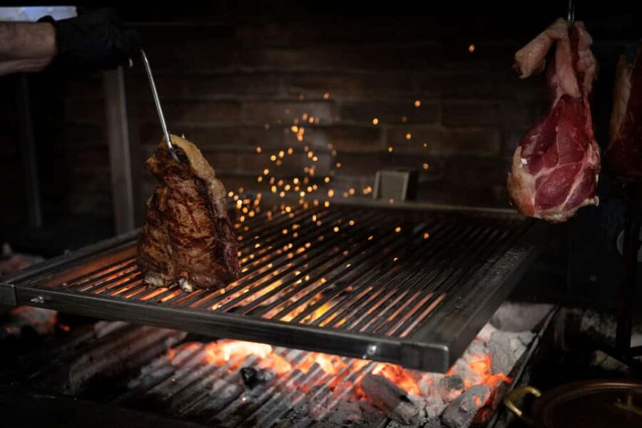 Florence: Live Grill Show & Steak Dinner with Wine - Watching the Chef Grill Three Premium Steak Cuts