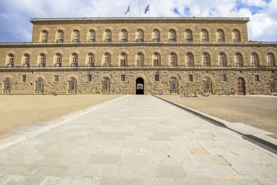 Florence: Pitti Palace Entry Ticket and Guided Walking Tour - Starting at the Heart of Florence: Pitti Palace