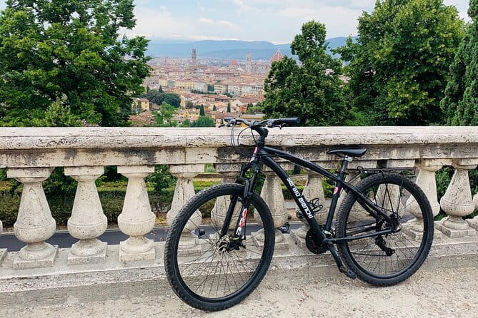 Florence-Private bike tour - Exploring Florences Historic Squares and Landmarks