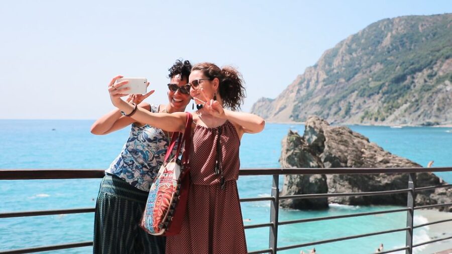 Florence to Cinque Terre: Round-Trip Escorted Journey - Meeting Point and How to Find Your Guide