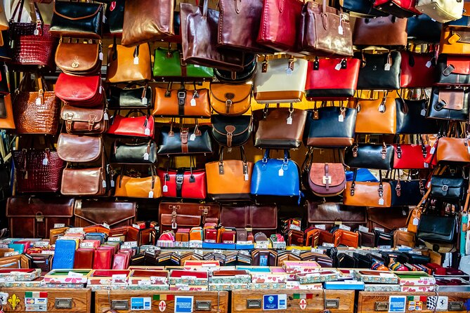 Florence Tour of the historical shops - Practical Details: Meeting Point and Accessibility